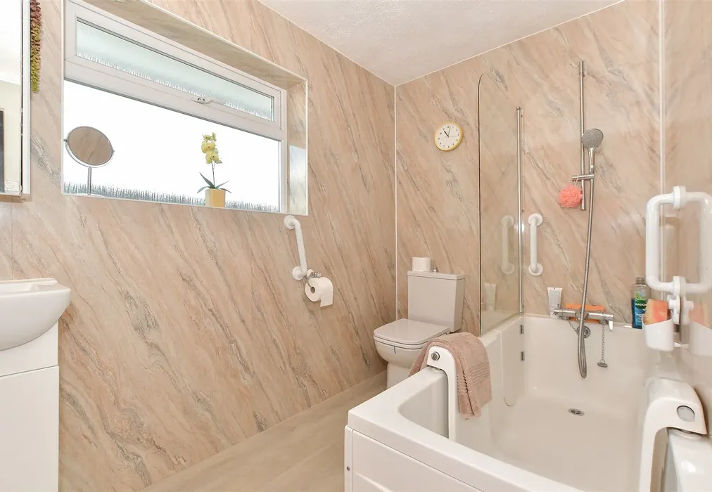 Bathroom - Central Way, Sandown, Isle of Wight - Wards of Kent