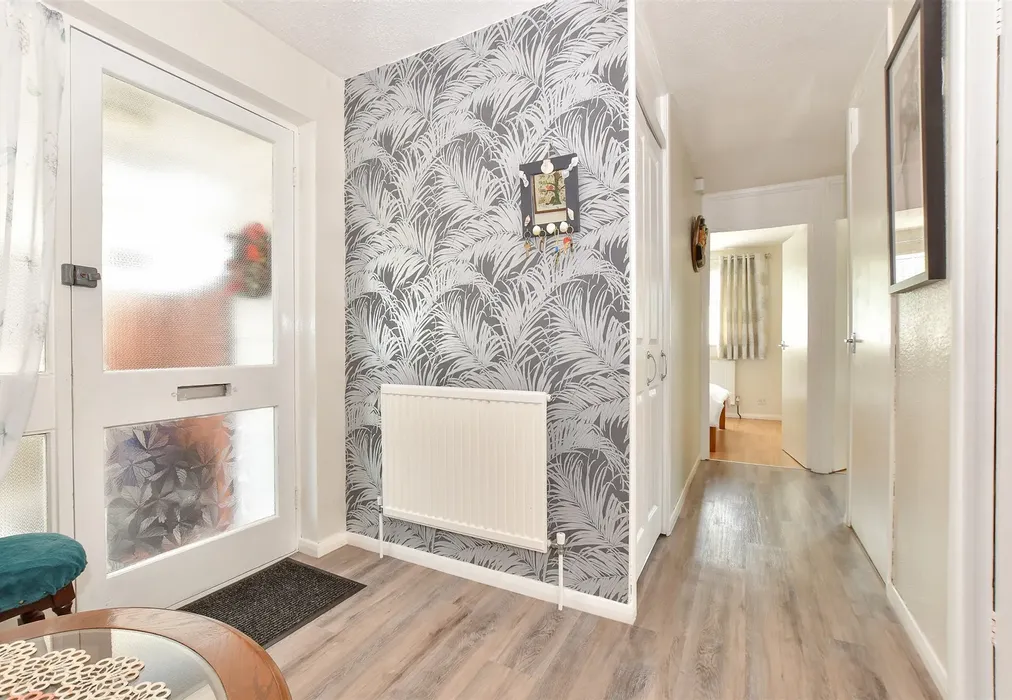 Internal Lifestyle Photograph - Central Way, Sandown, Isle of Wight - Wards of Kent