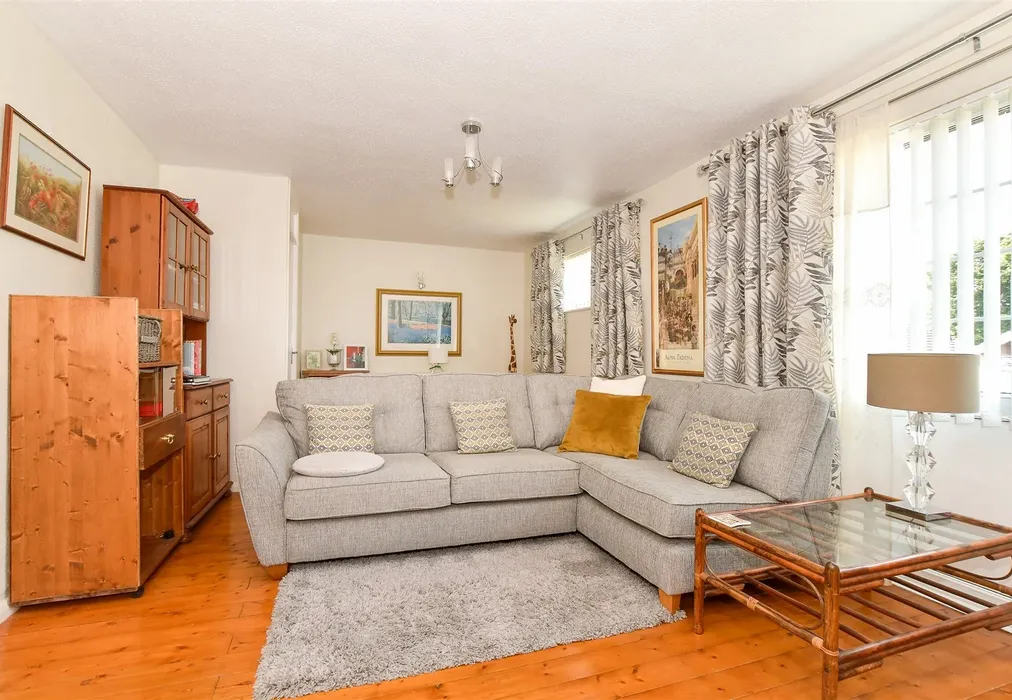 Lounge/Dining Room - Central Way, Sandown, Isle of Wight - Wards of Kent