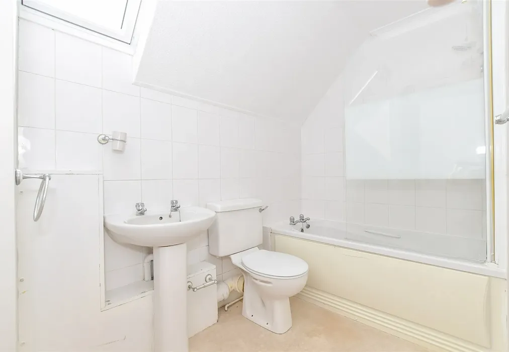 Bathroom - Church Street, Littlehampton, West Sussex - Wards of Kent