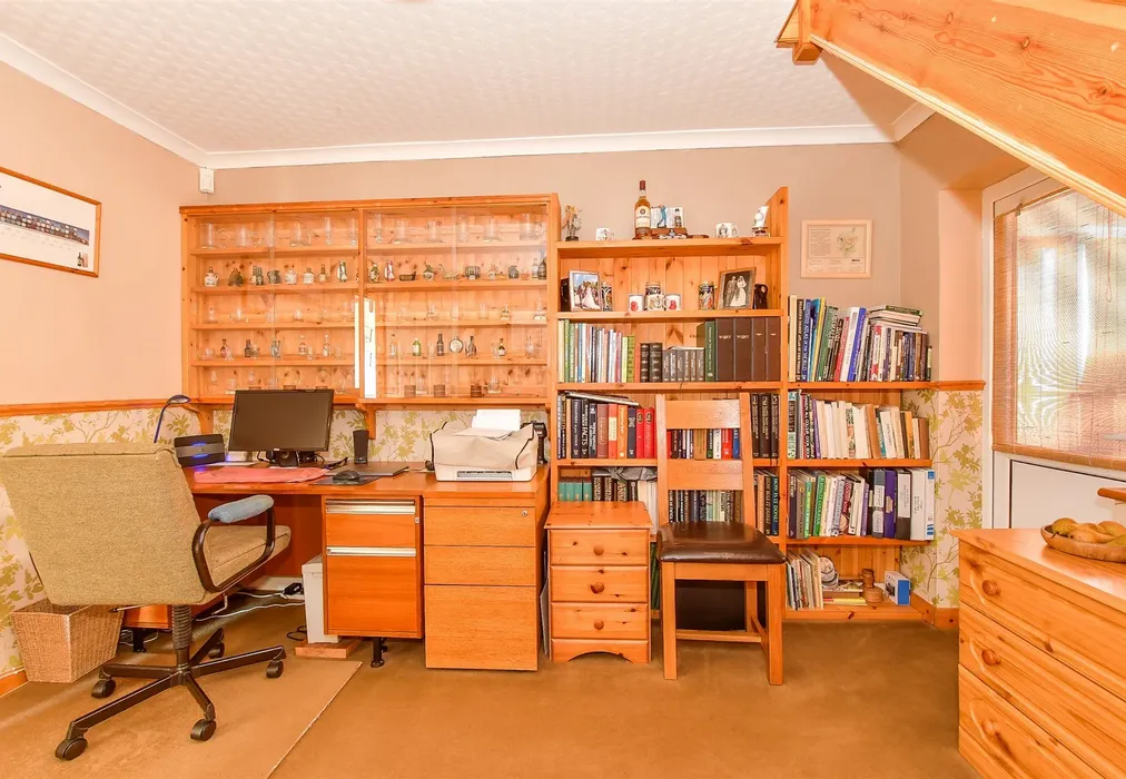 Study - Coombelands, Wittersham, Tenterden, Kent - Wards of Kent