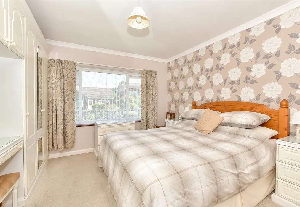 Bedroom 2 - Coombelands, Wittersham, Tenterden, Kent - Wards of Kent