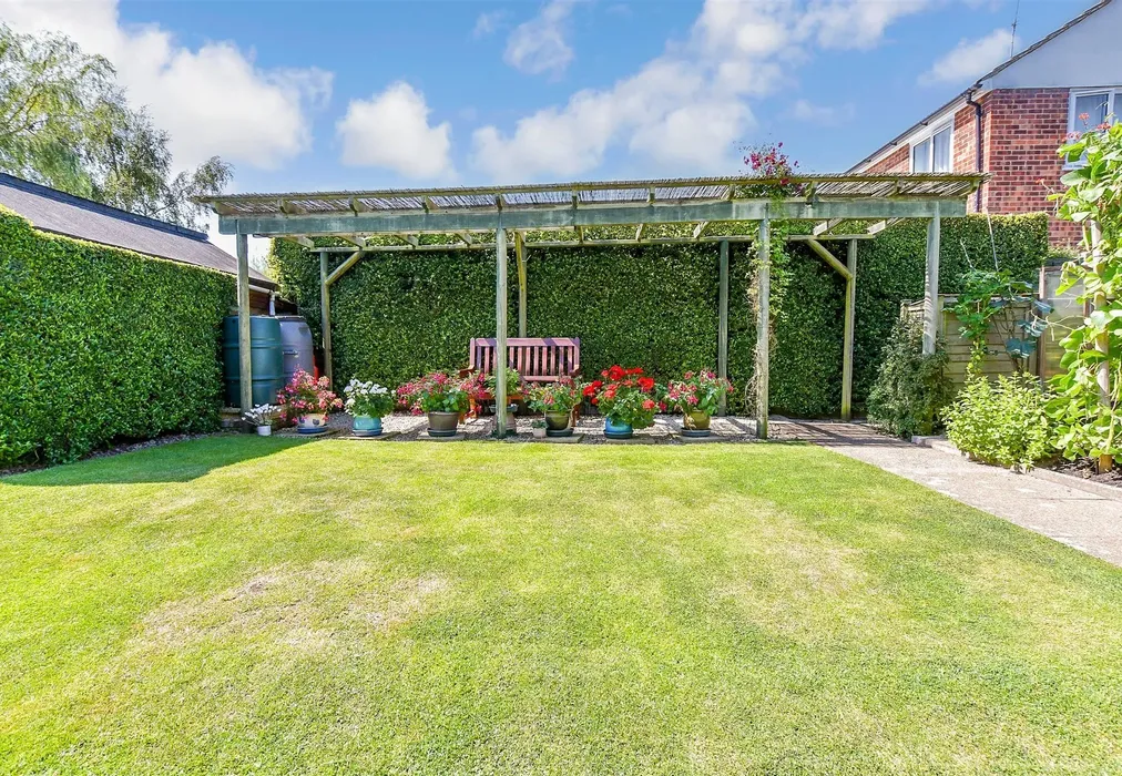 Rear Garden - Coombelands, Wittersham, Tenterden, Kent - Wards of Kent
