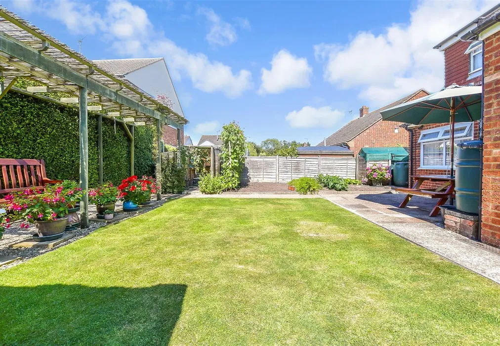 Rear Garden - Coombelands, Wittersham, Tenterden, Kent - Wards of Kent