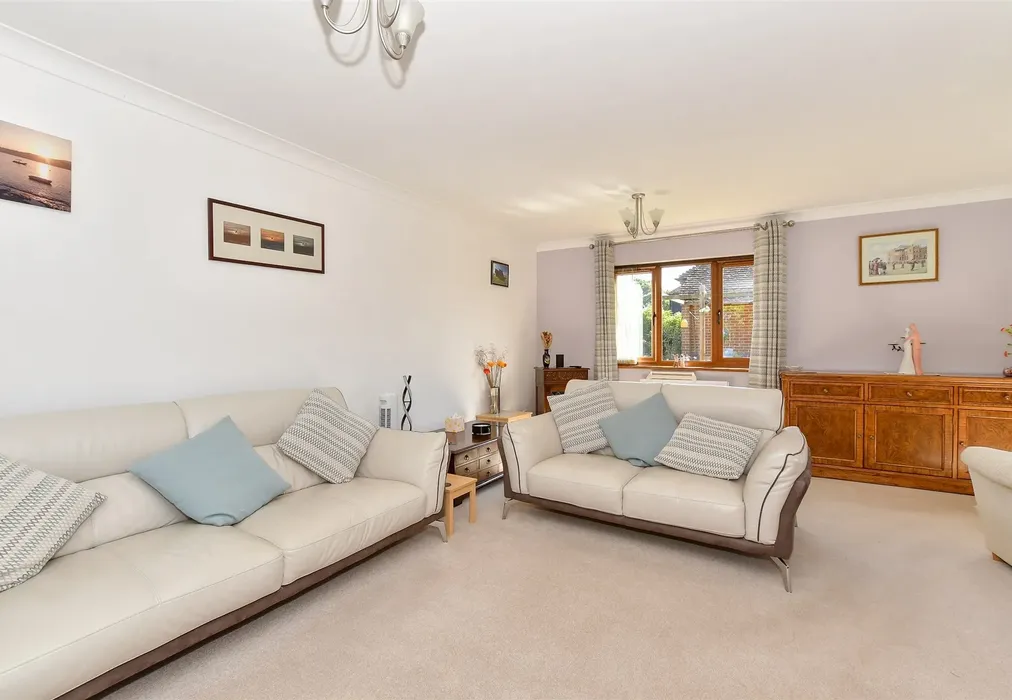 Lounge - Oasthouse Field, Ivychurch, Romney Marsh, Kent - Wards of Kent
