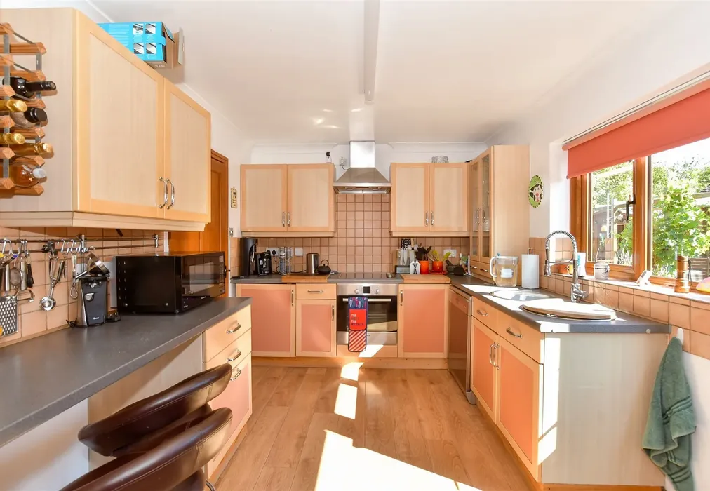 Kitchen - Oasthouse Field, Ivychurch, Romney Marsh, Kent - Wards of Kent