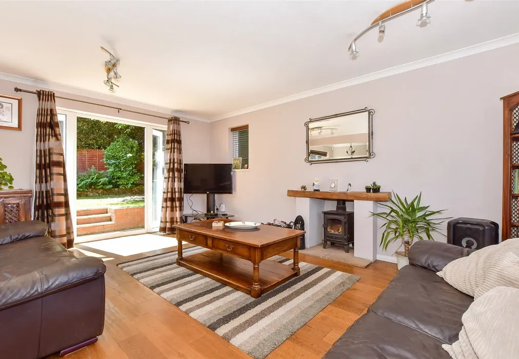 Lounge - Blythe Road, Maidstone, Kent - Wards of Kent