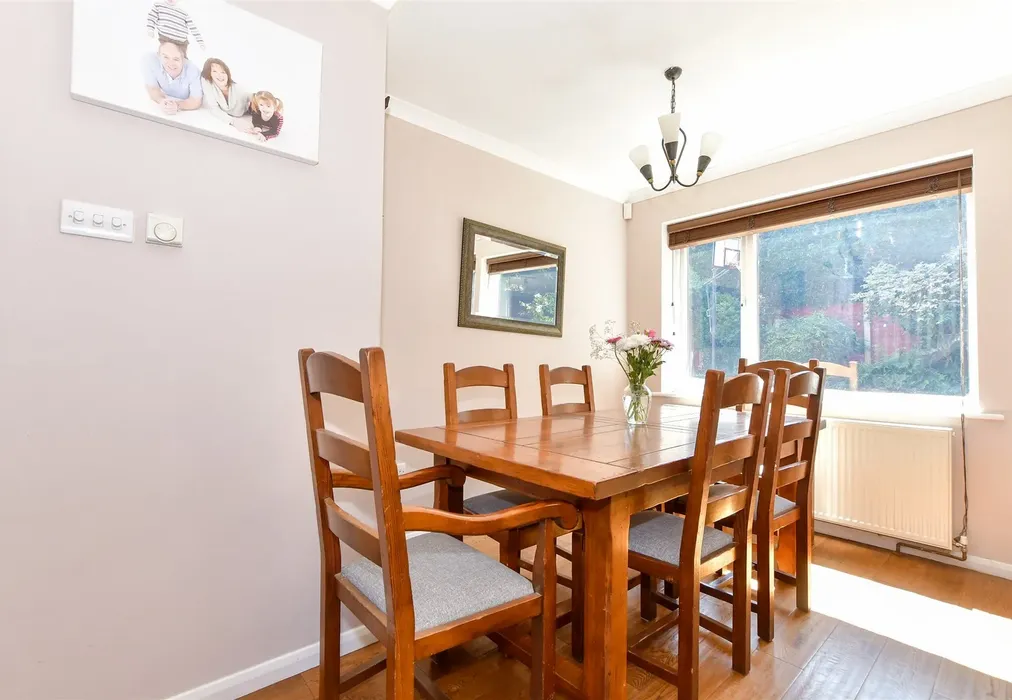 Lounge - Blythe Road, Maidstone, Kent - Wards of Kent