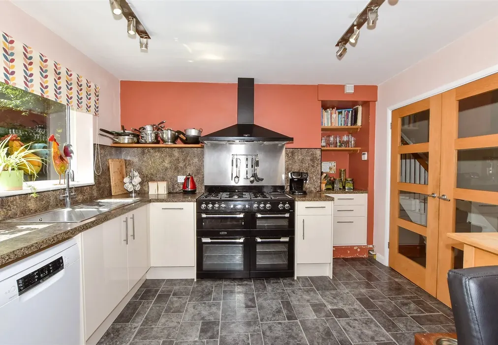 Kitchen - Blythe Road, Maidstone, Kent - Wards of Kent