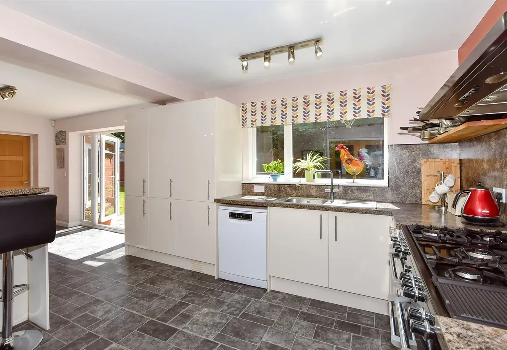 Kitchen - Blythe Road, Maidstone, Kent - Wards of Kent