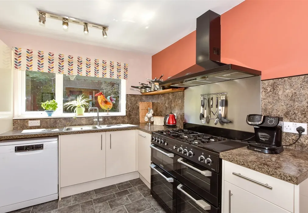 Kitchen - Blythe Road, Maidstone, Kent - Wards of Kent