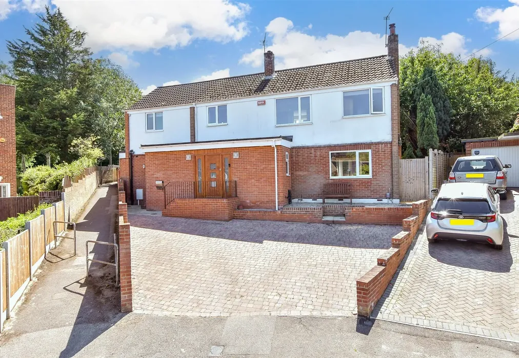 Front Web - Blythe Road, Maidstone, Kent - Wards of Kent