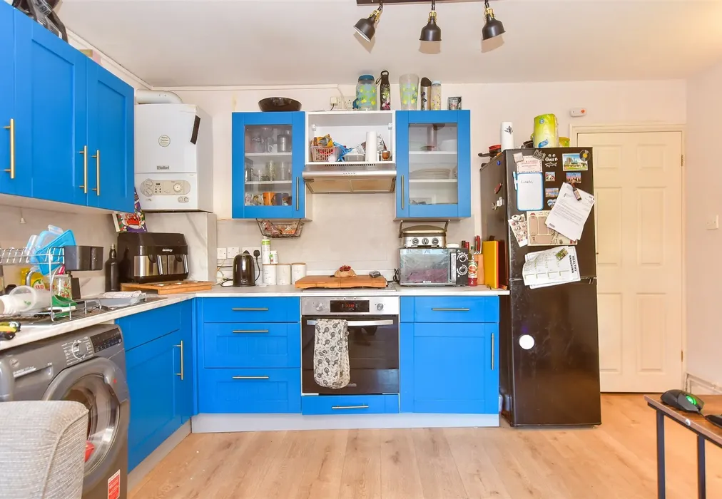 Lounge/ Kitchen - Stubbington Avenue, Portsmouth, Hampshire - Wards of Kent