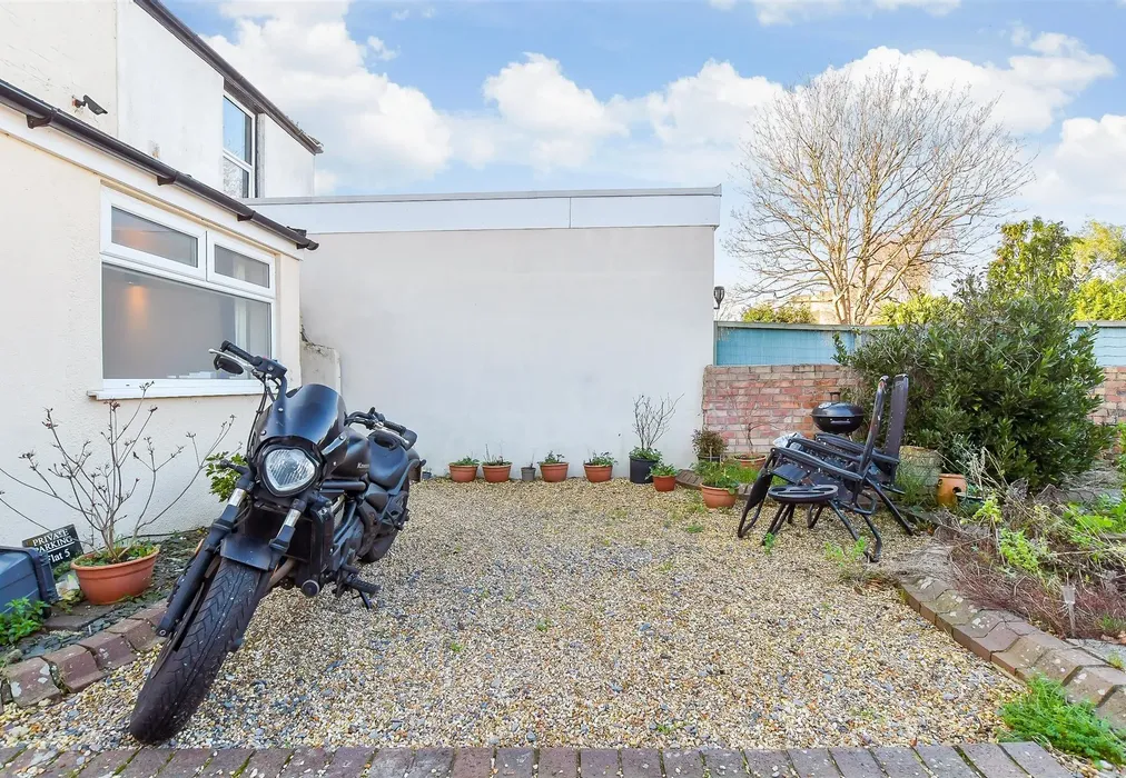 Rear Garden - Stubbington Avenue, Portsmouth, Hampshire - Wards of Kent