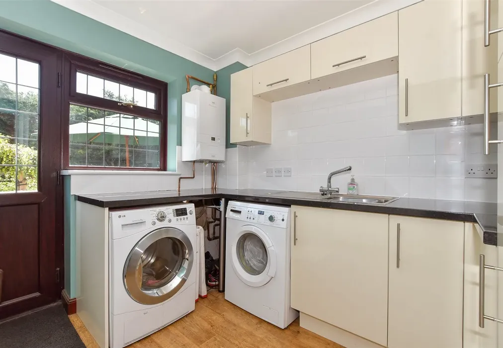Utility Room - The Maltings, Walmer, Deal, Kent - Wards of Kent