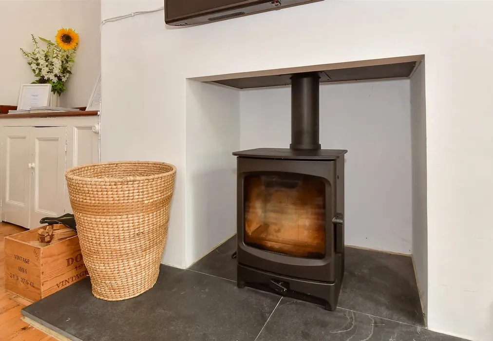 Internal Feature - Union Road, Cowes, Isle of Wight - Wards of Kent