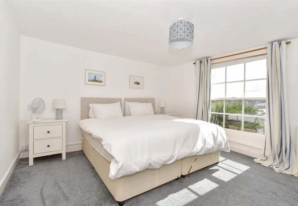 Bedroom 3 - Union Road, Cowes, Isle of Wight - Wards of Kent