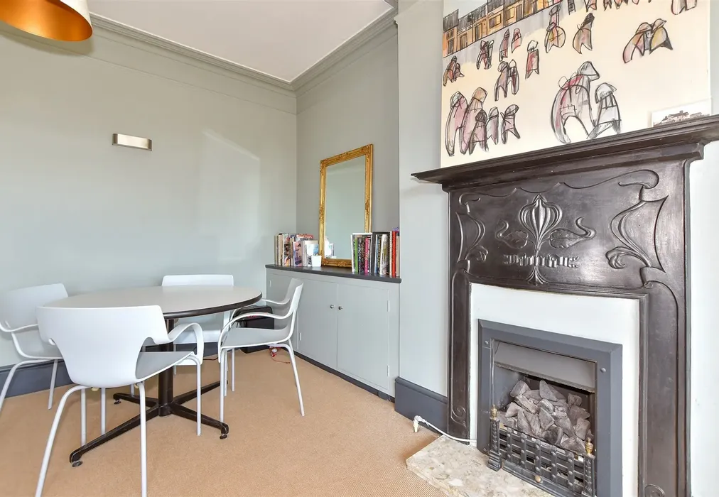 Internal Lifestyle Photograph - North Road Bay, Sandwich Bay, Sandwich, Kent - Wards of Kent
