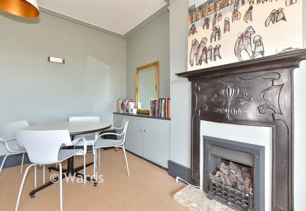 Internal Lifestyle Photograph - North Road Bay, Sandwich Bay, Sandwich, Kent - Wards of Kent