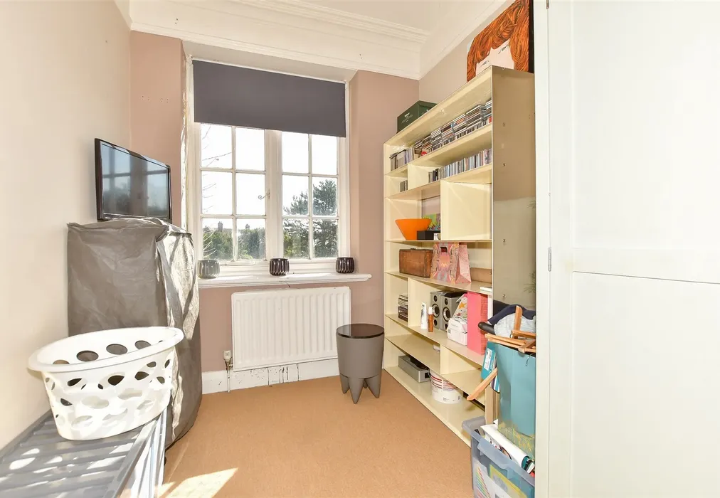 Bedroom 2 - North Road Bay, Sandwich Bay, Sandwich, Kent - Wards of Kent