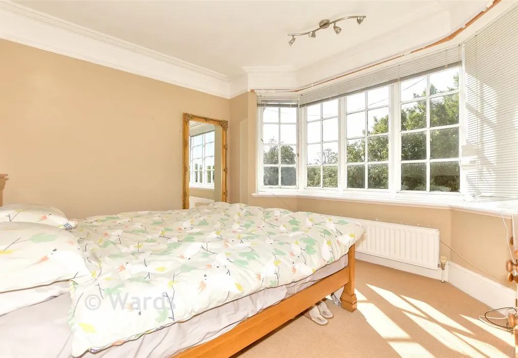 Bedroom 1 - North Road Bay, Sandwich Bay, Sandwich, Kent - Wards of Kent