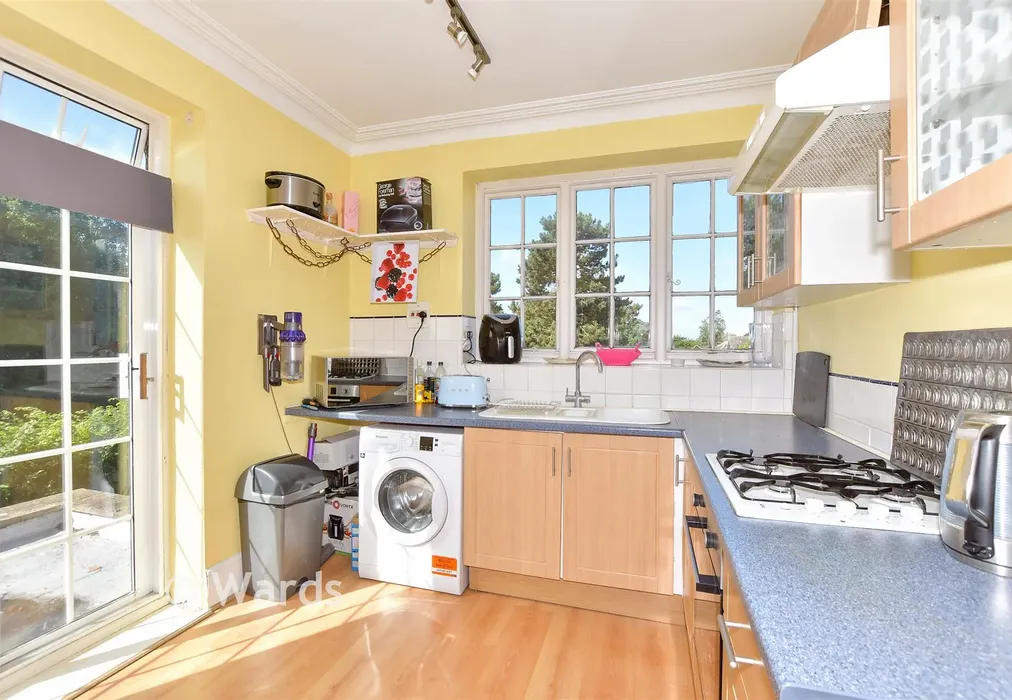 Kitchen - North Road Bay, Sandwich Bay, Sandwich, Kent - Wards of Kent