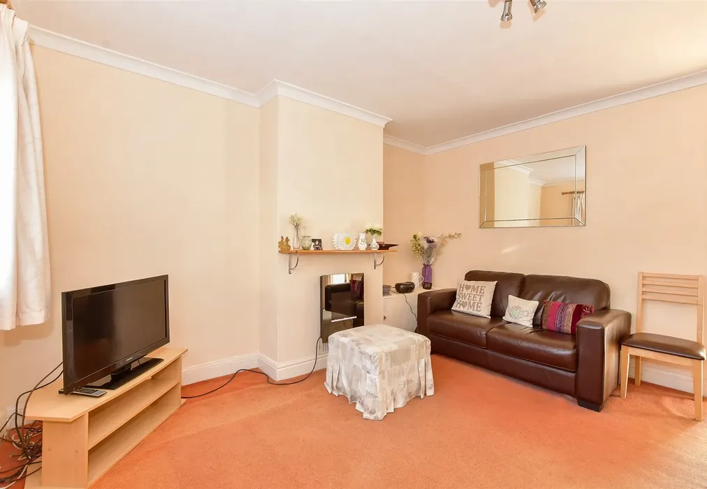 Lounge - Somerhill Road, Tonbridge, Kent - Wards of Kent