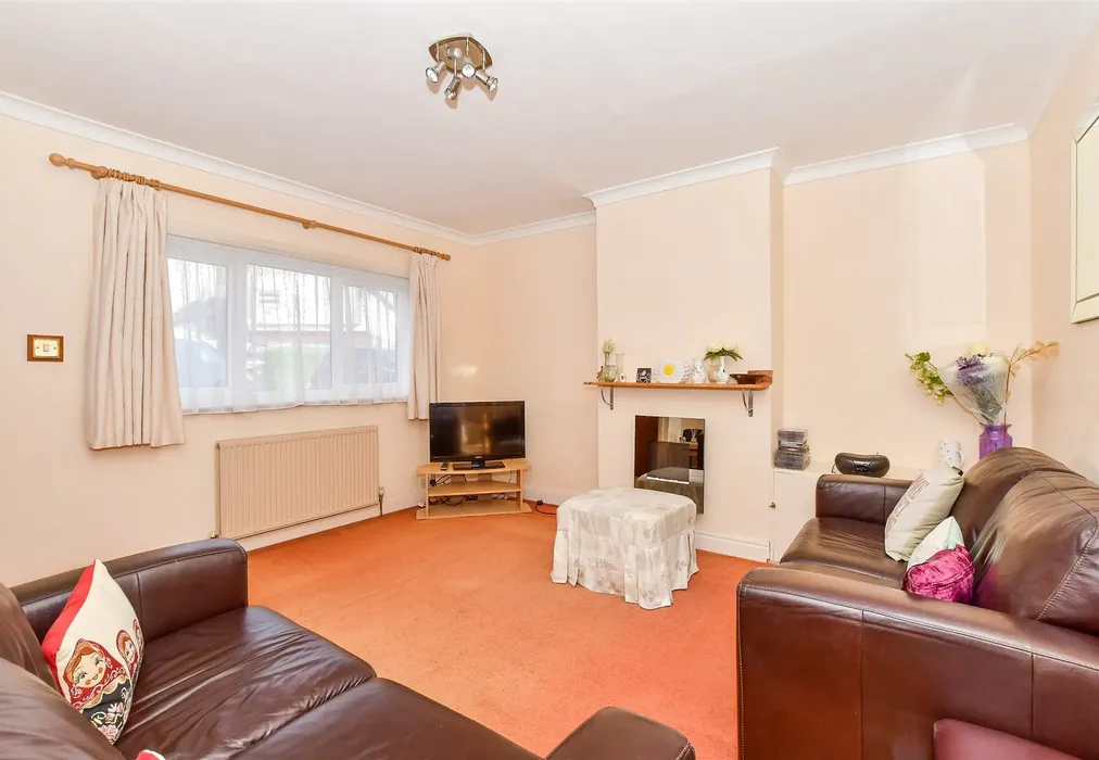 Lounge - Somerhill Road, Tonbridge, Kent - Wards of Kent