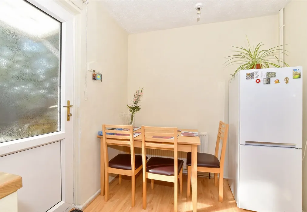 Kitchen - Somerhill Road, Tonbridge, Kent - Wards of Kent