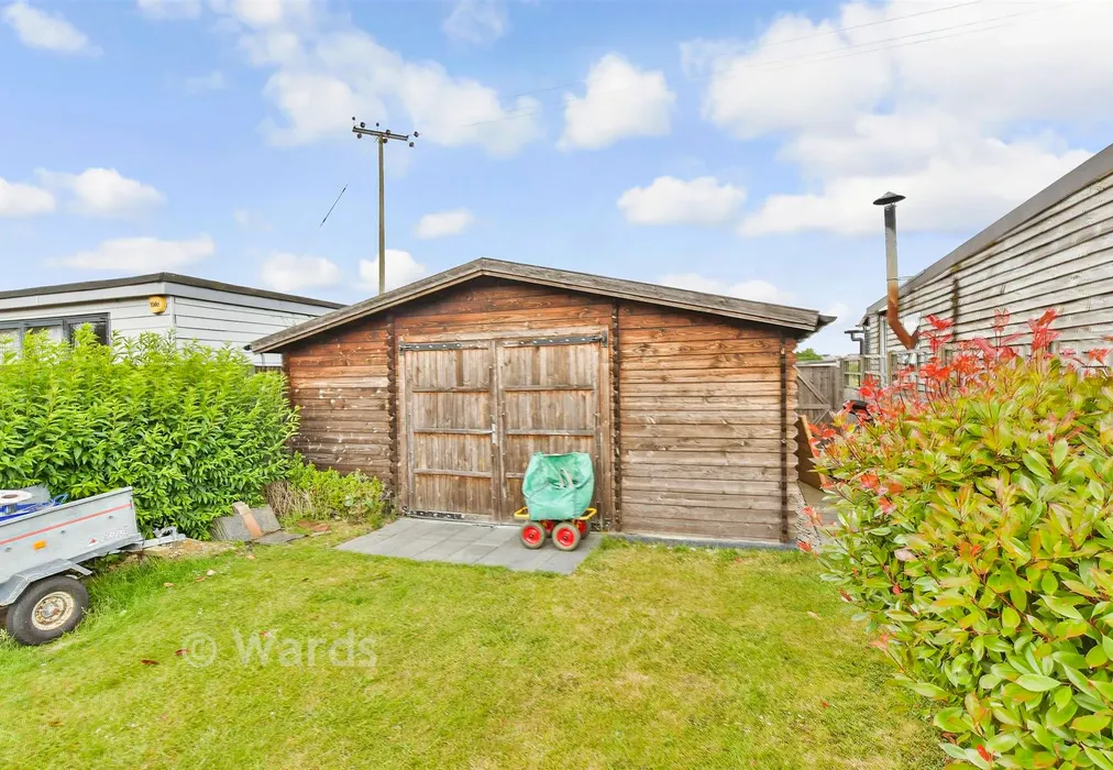 Workshop/Outbuildings - Hempstead Lane, Bapchild, Sittingbourne, Kent - Wards of Kent