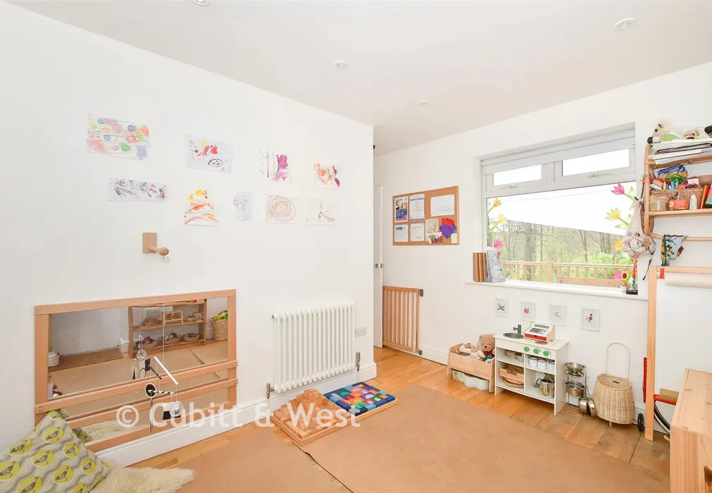 Family Room - Southlands, East Grinstead, West Sussex - Wards of Kent