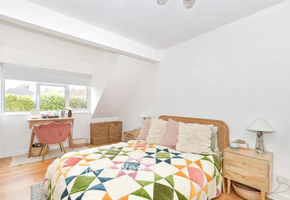Bedroom 3 - Southlands, East Grinstead, West Sussex - Wards of Kent