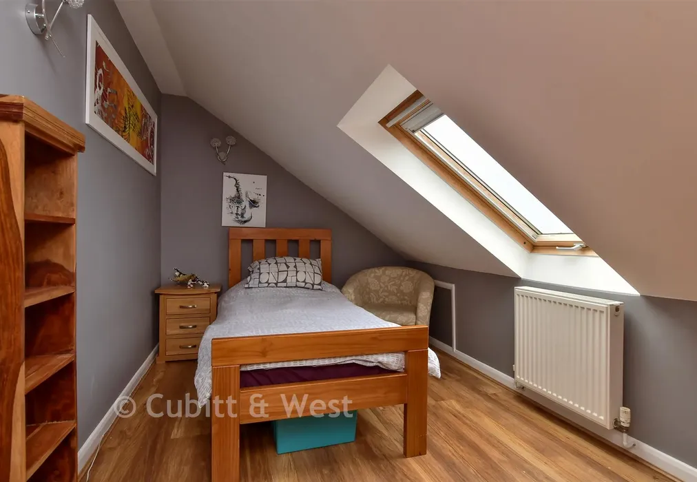 Bedroom 3 - Falmer Gardens, Woodingdean, Brighton, East Sussex - Wards of Kent