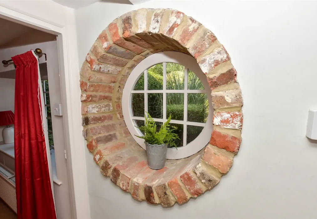 Internal Feature - Monkton Street, Monkton, Ramsgate, Kent - Wards of Kent