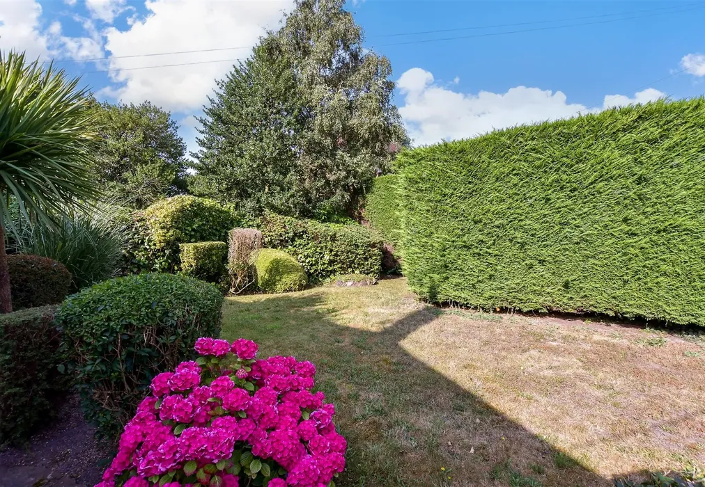 Front Garden - Monkton Street, Monkton, Ramsgate, Kent - Wards of Kent