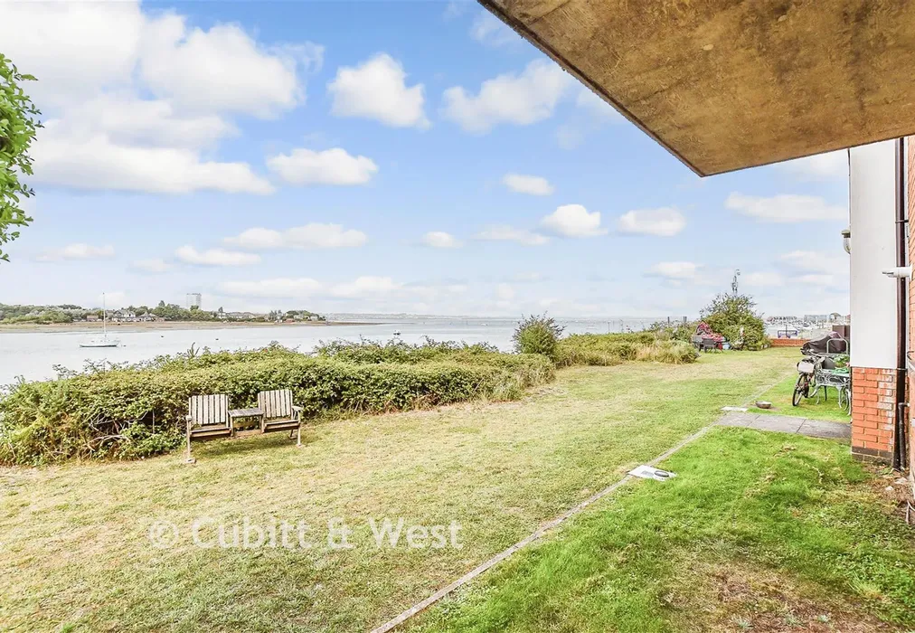 Communal Gardens - Horse Sands Close, Southsea, Hampshire - Wards of Kent
