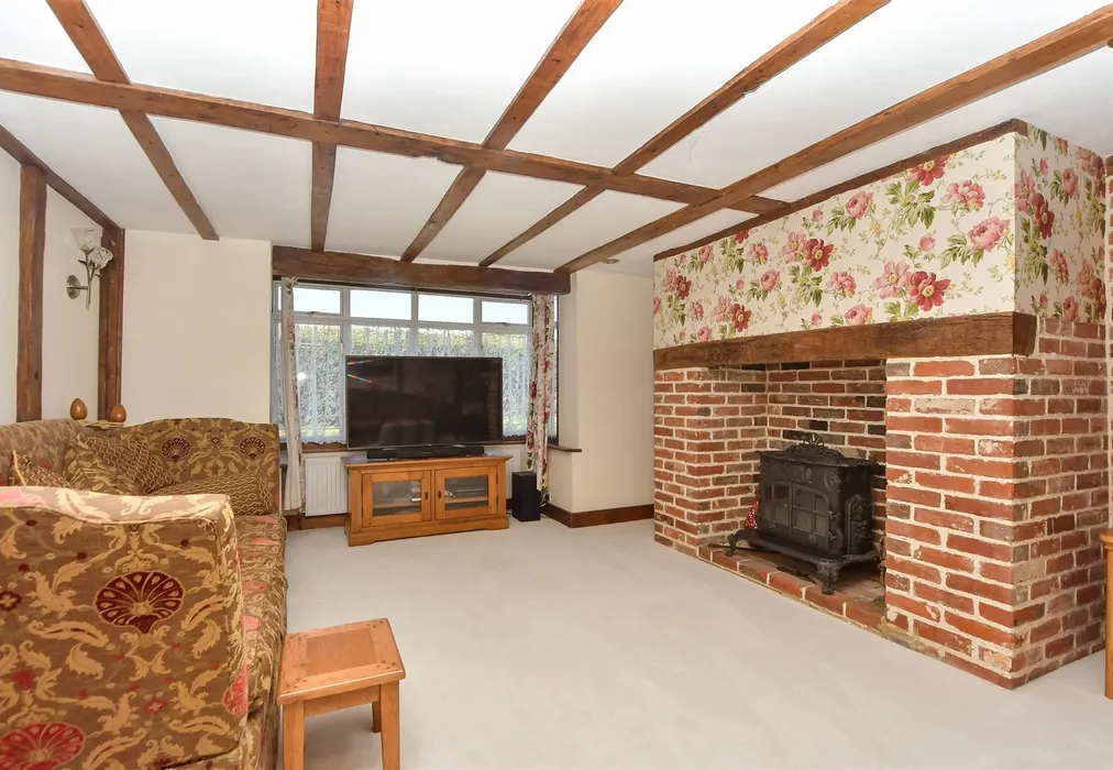 Lounge - Ham Green, Upchurch, Sittingbourne, Kent - Wards of Kent