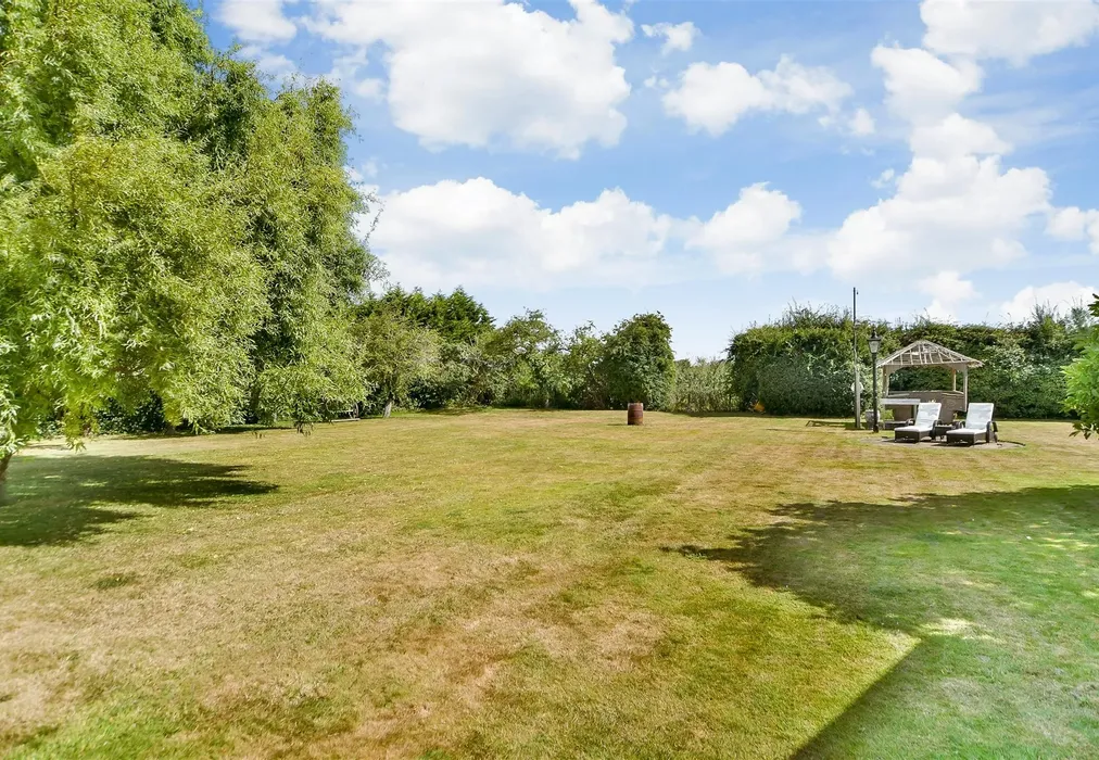 Rear Garden - Ham Green, Upchurch, Sittingbourne, Kent - Wards of Kent