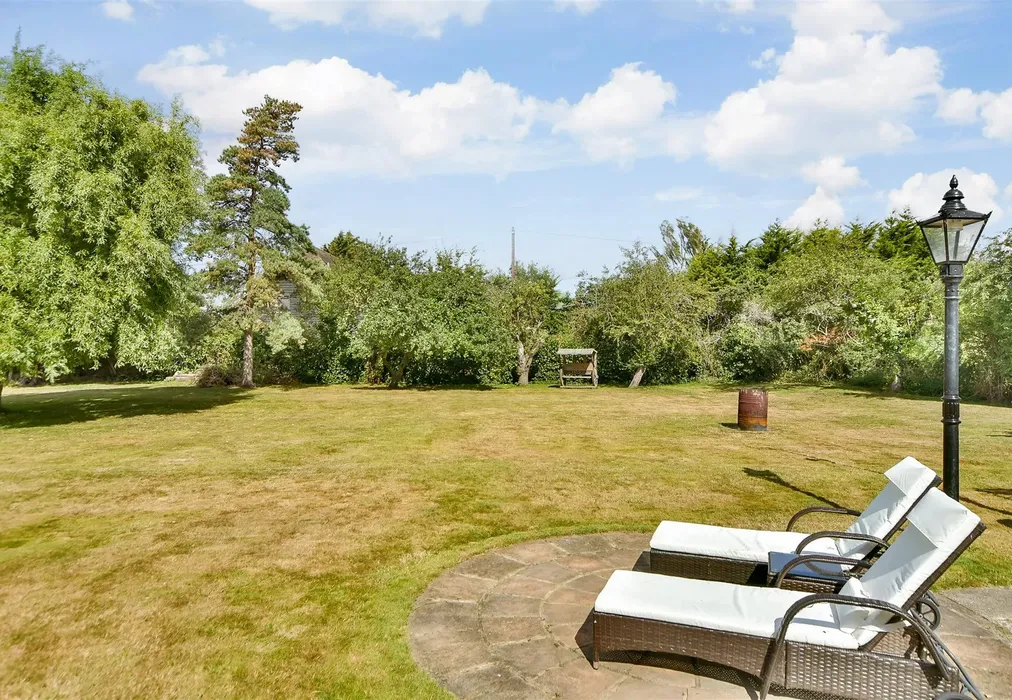 Rear Garden - Ham Green, Upchurch, Sittingbourne, Kent - Wards of Kent