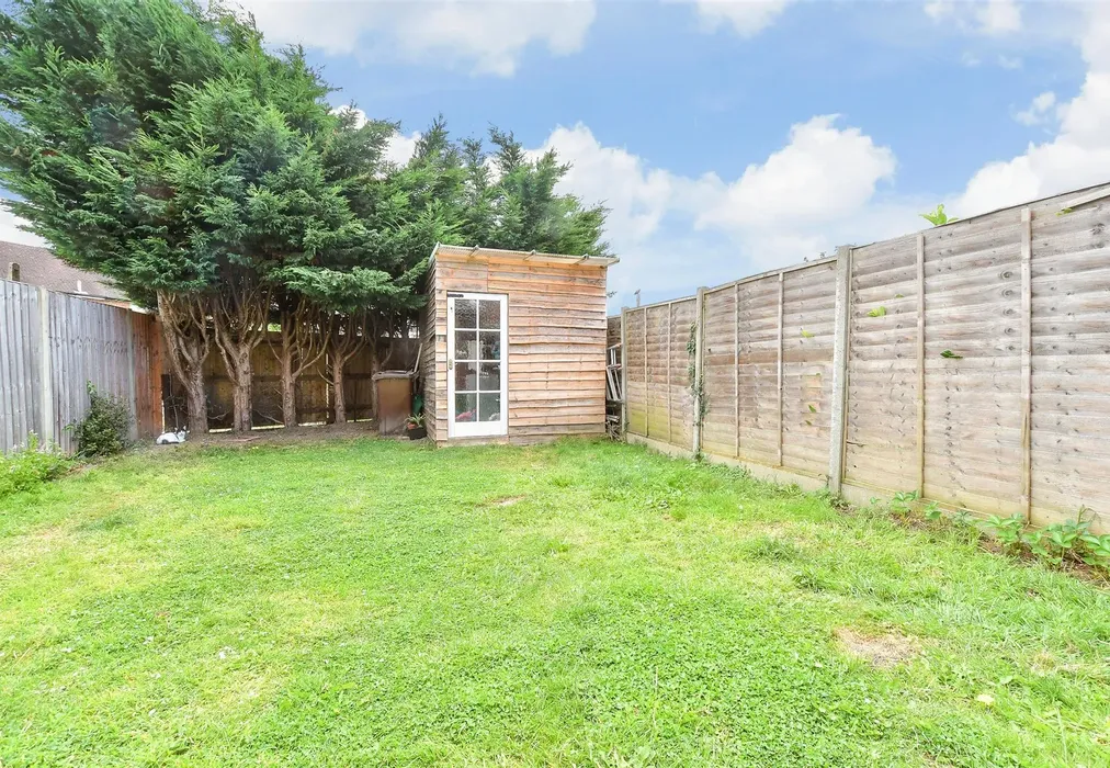 Rear Garden - The Chase, Tonbridge, Kent - Wards of Kent