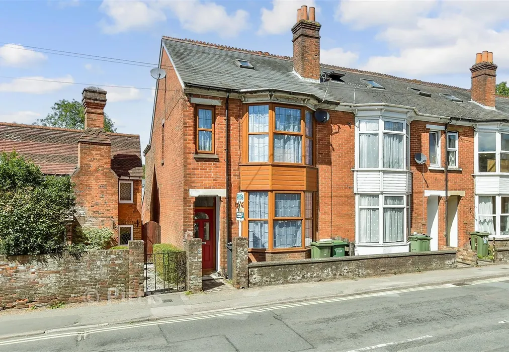 External (Web)* - Carisbrooke Road, Newport, Isle of Wight - Wards of Kent