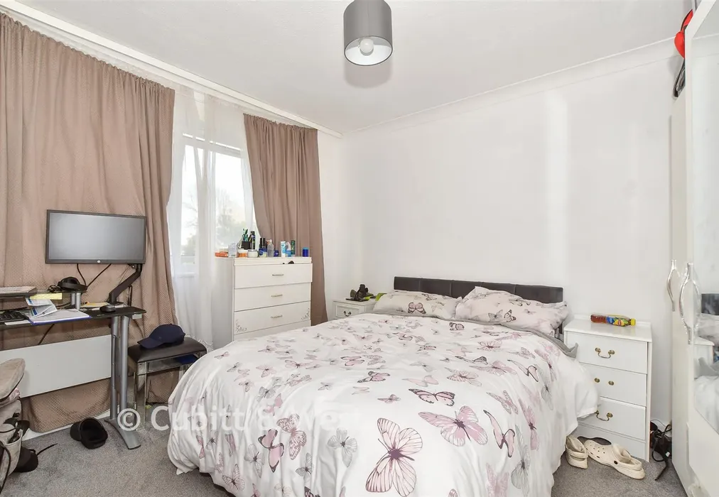 Bedroom 1 - High Street, Bognor Regis, West Sussex - Wards of Kent