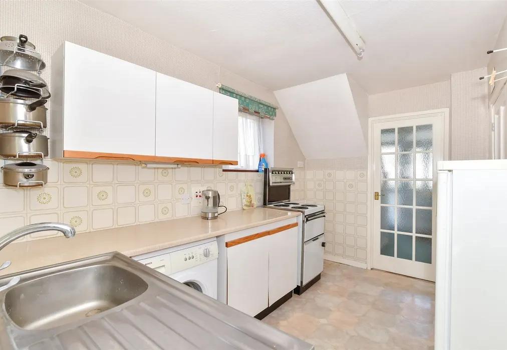 Kitchen/Diner - Handel Walk, Tonbridge, Kent - Wards of Kent