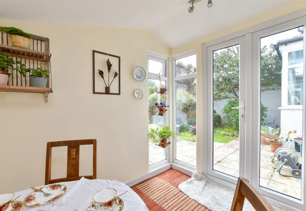 Dining Room - Grand Avenue, Worthing, West Sussex - Wards of Kent