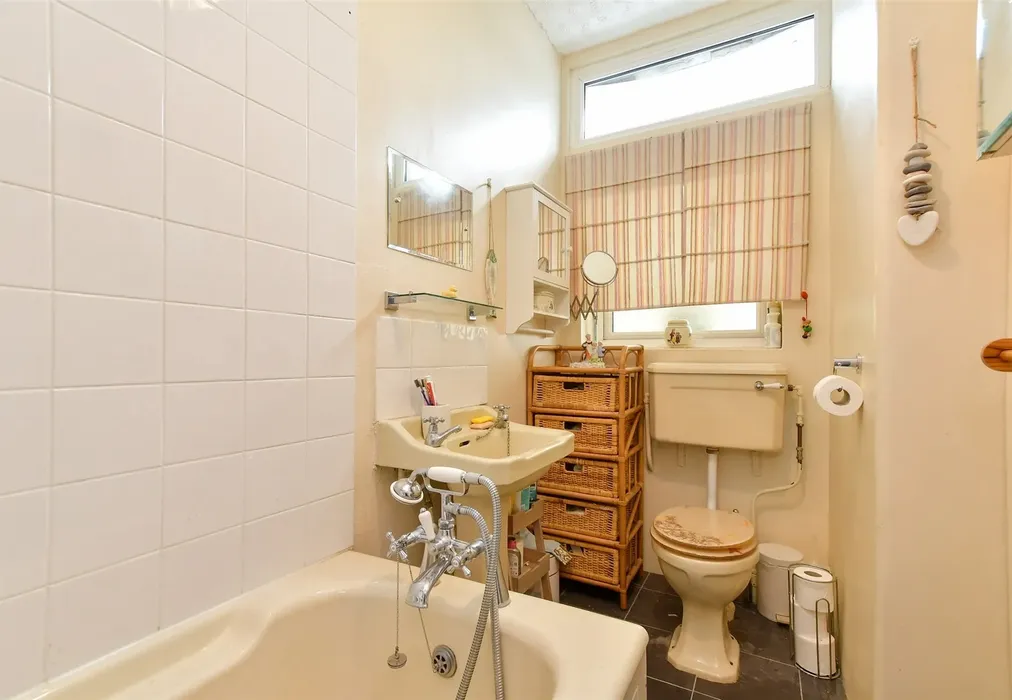 Bathroom - Grand Avenue, Worthing, West Sussex - Wards of Kent