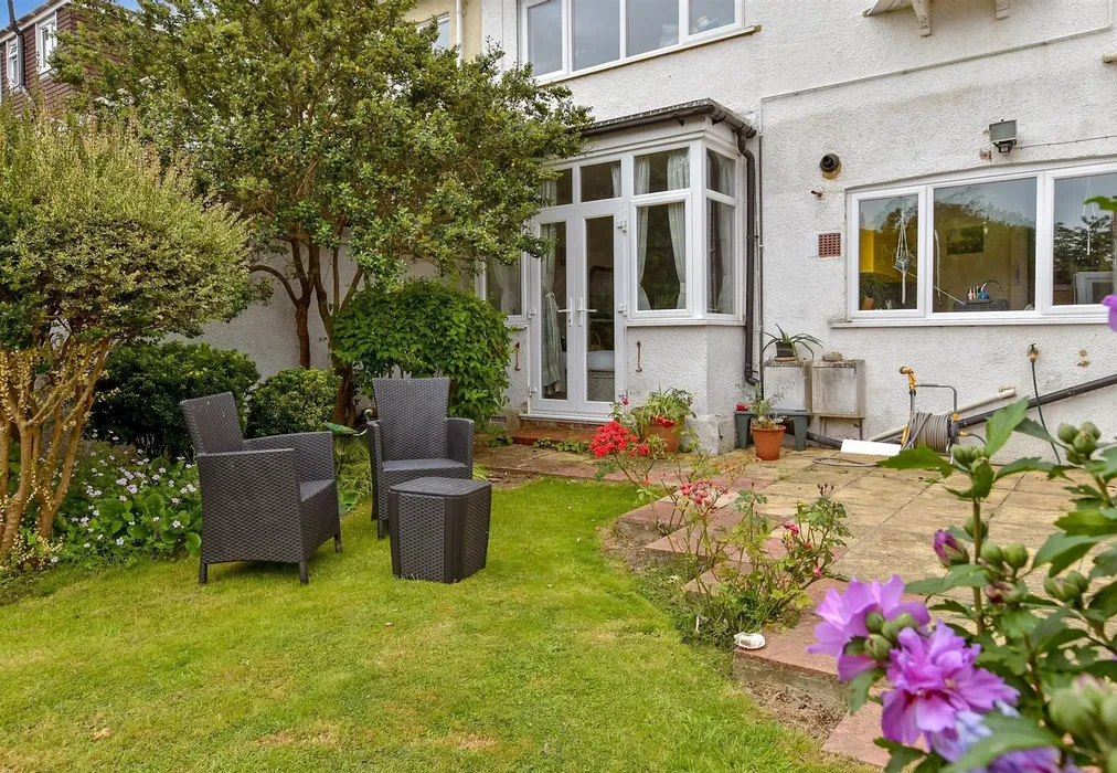 Rear Garden - Grand Avenue, Worthing, West Sussex - Wards of Kent