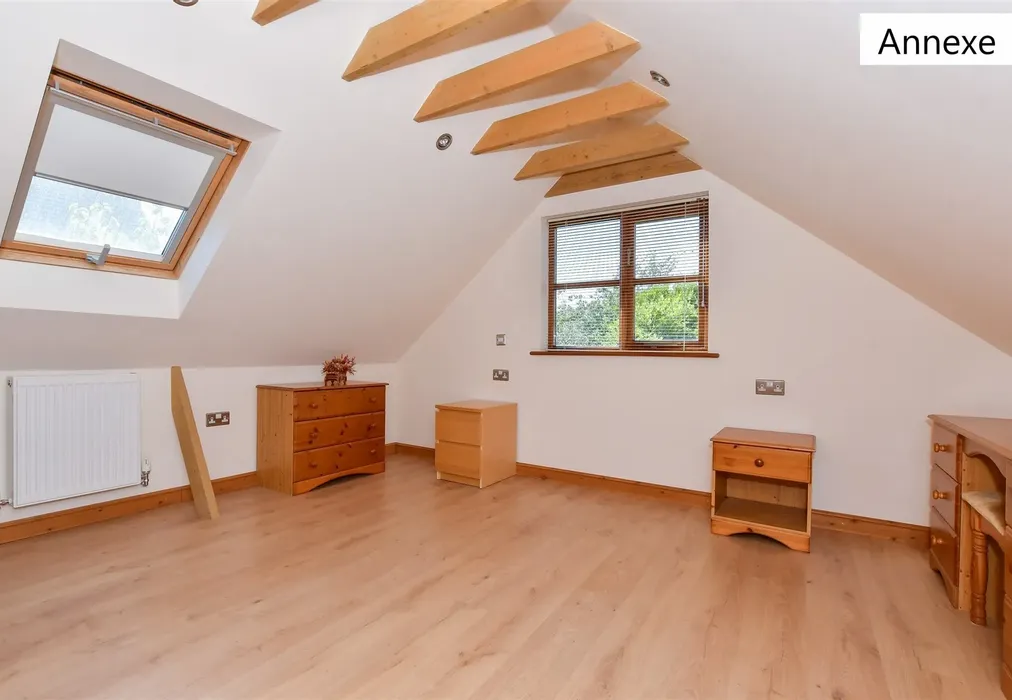 Annexe Bedroom - Beacon Lane, Woodnesborough, Sandwich, Kent - Wards of Kent