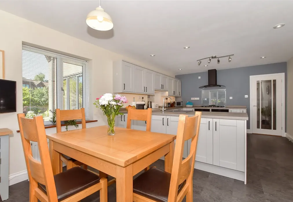 Kitchen/ Breakfast Room - Beacon Lane, Woodnesborough, Sandwich, Kent - Wards of Kent