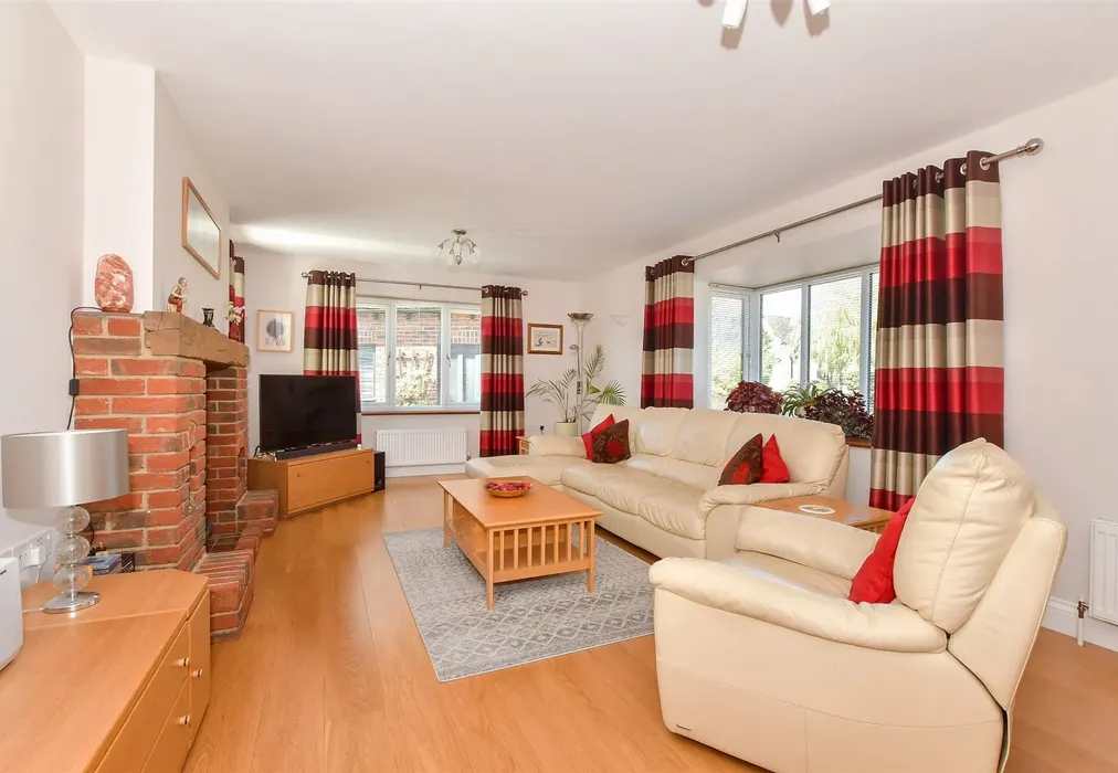 Sitting Room - Beacon Lane, Woodnesborough, Sandwich, Kent - Wards of Kent