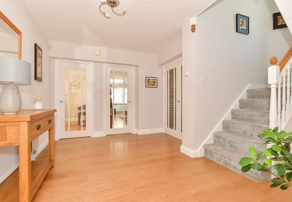 Entrance Hall - Beacon Lane, Woodnesborough, Sandwich, Kent - Wards of Kent